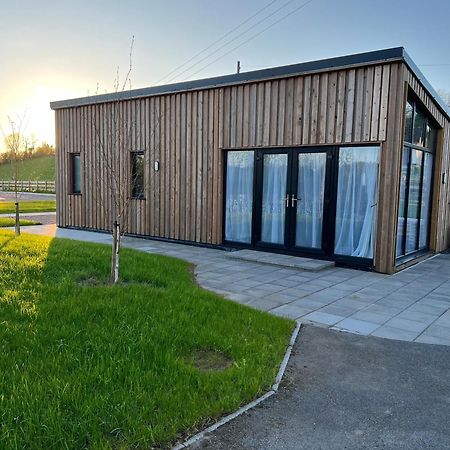 Corranny Killyfole Lakeside Lodges מראה חיצוני תמונה