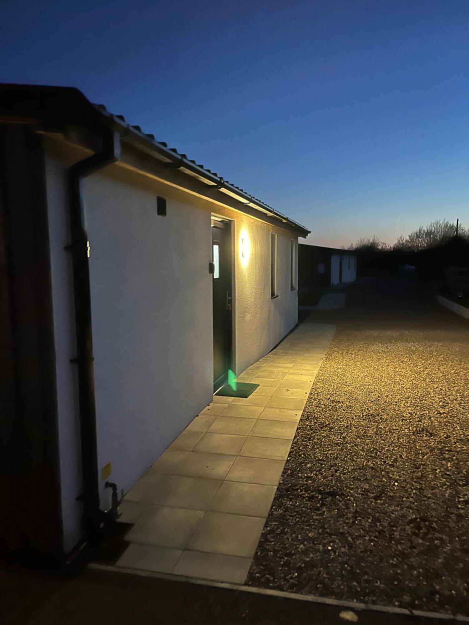 Corranny Killyfole Lakeside Lodges מראה חיצוני תמונה