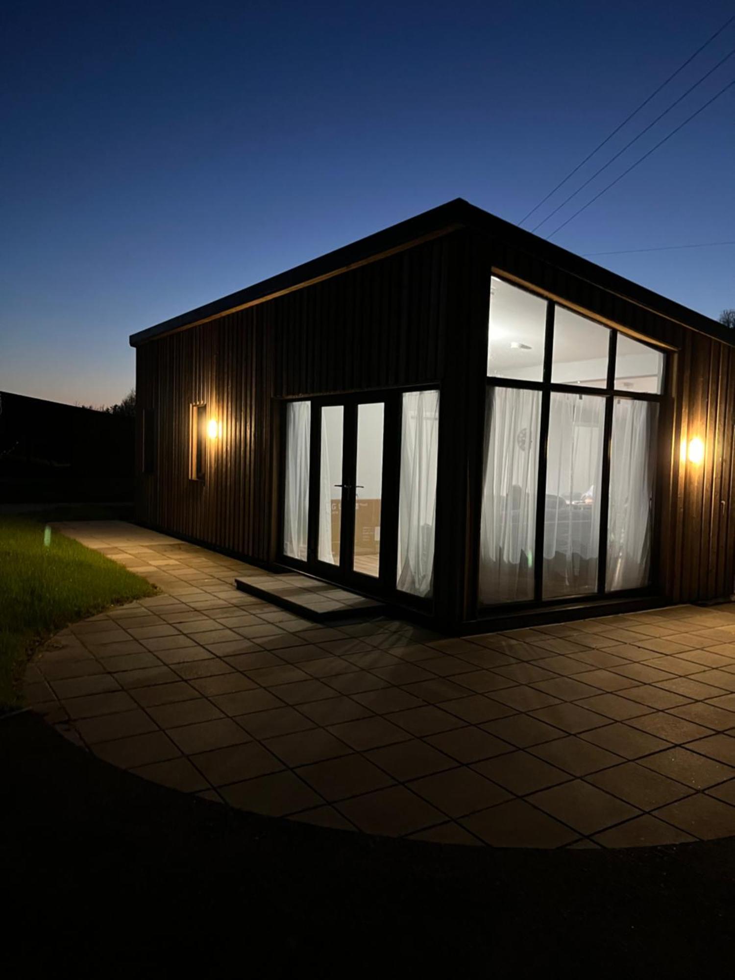 Corranny Killyfole Lakeside Lodges מראה חיצוני תמונה