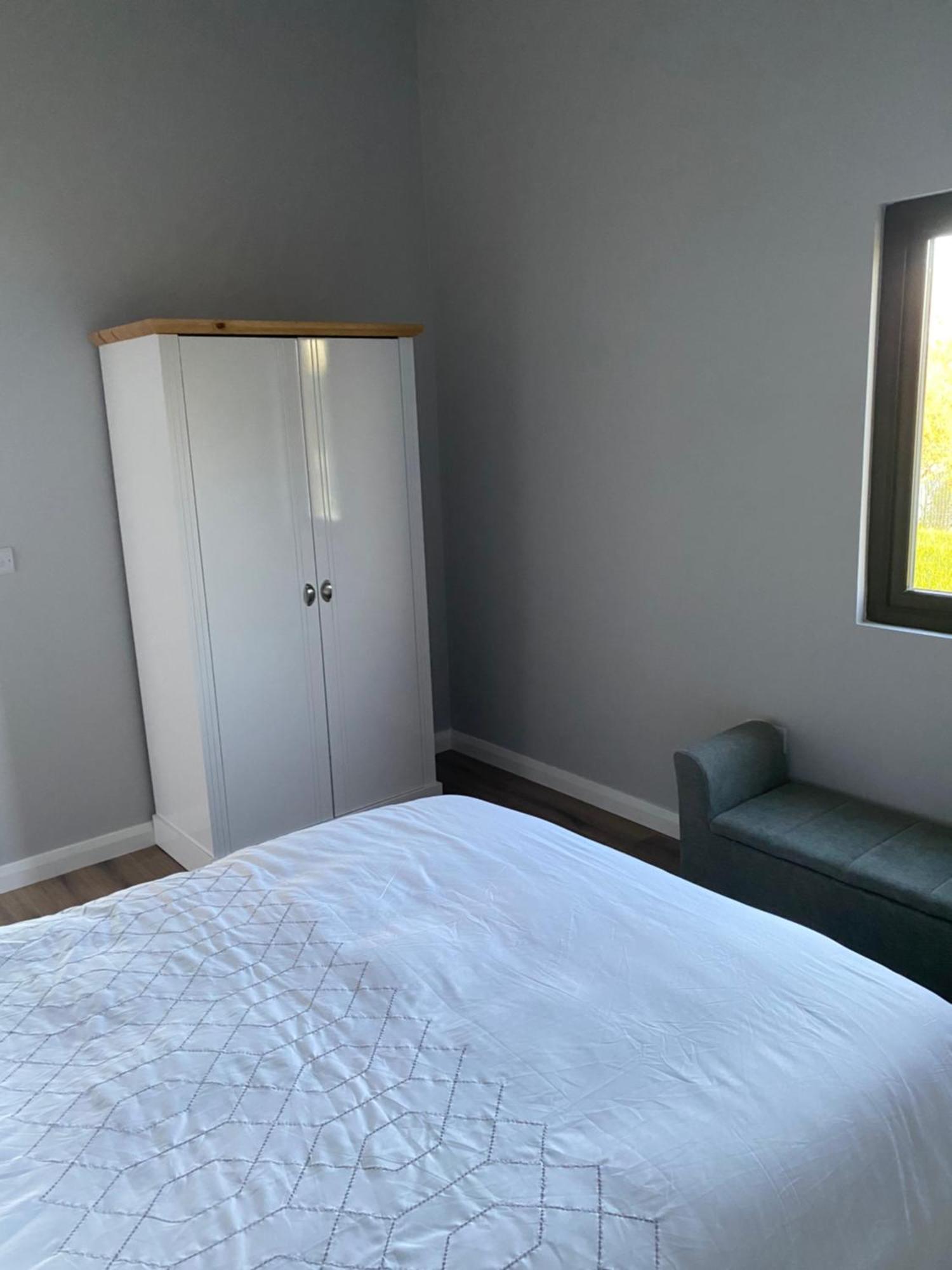 Corranny Killyfole Lakeside Lodges מראה חיצוני תמונה