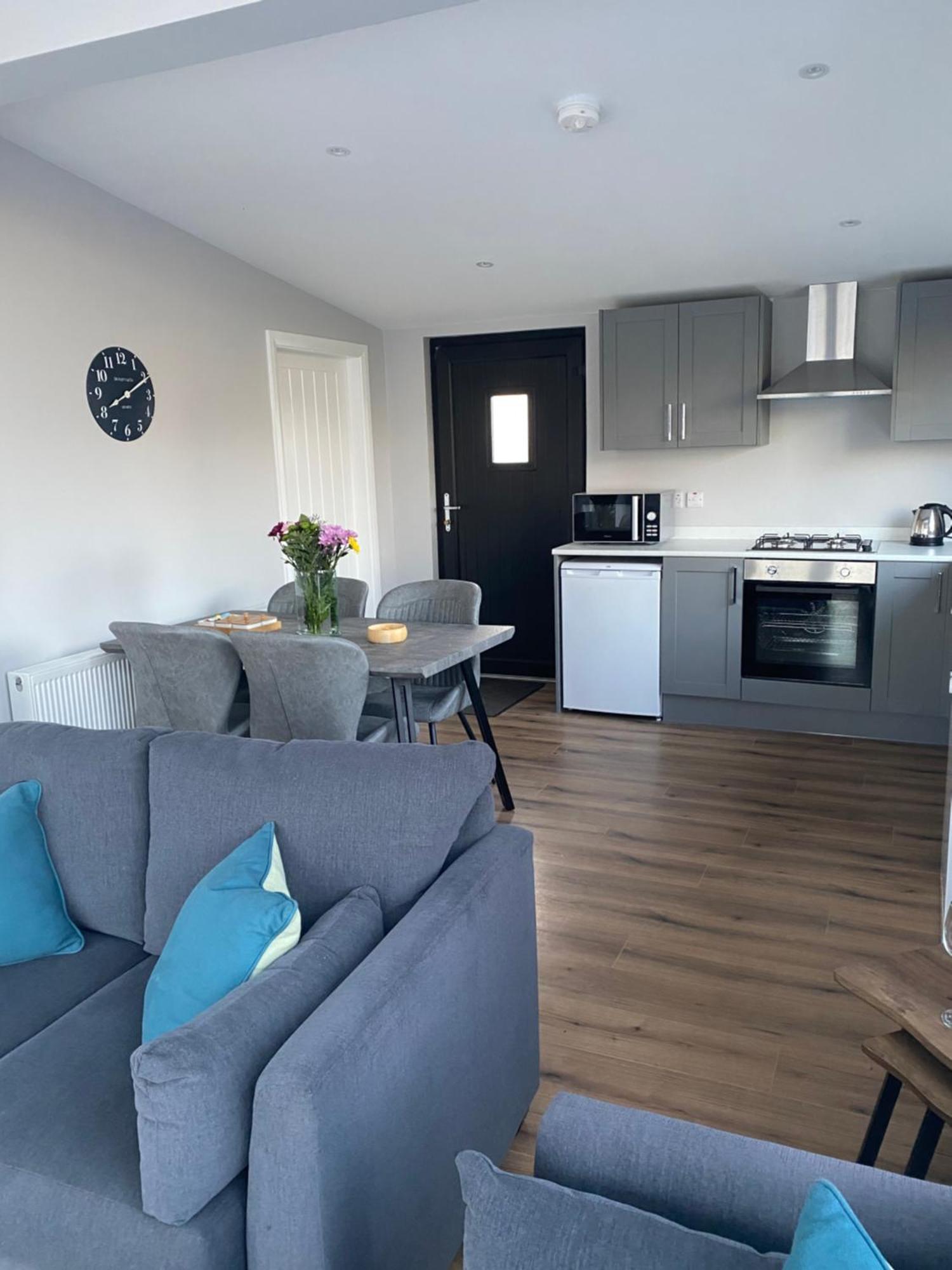 Corranny Killyfole Lakeside Lodges מראה חיצוני תמונה