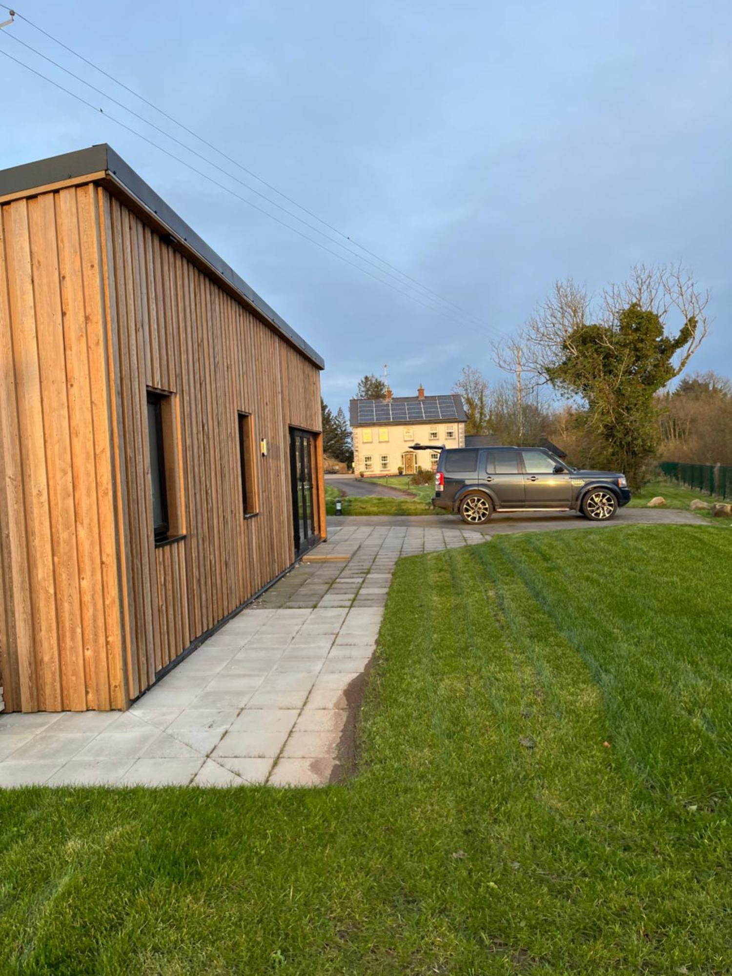 Corranny Killyfole Lakeside Lodges מראה חיצוני תמונה